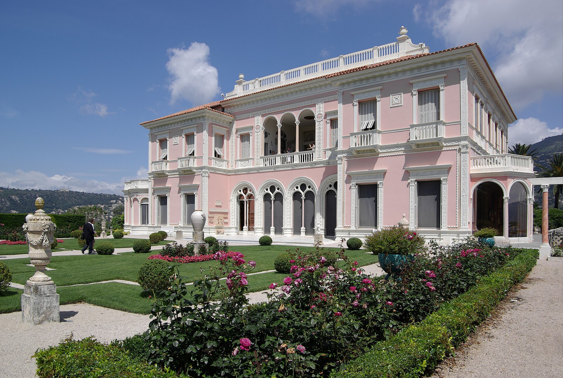 Fountains over the sea   Villa Ephrussi